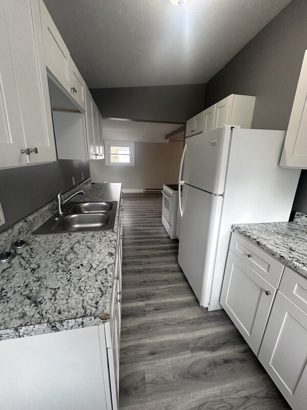 Building Photo - 2071 W 103rd St