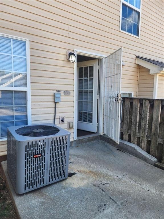 Building Photo - 5485 Sierra Tr