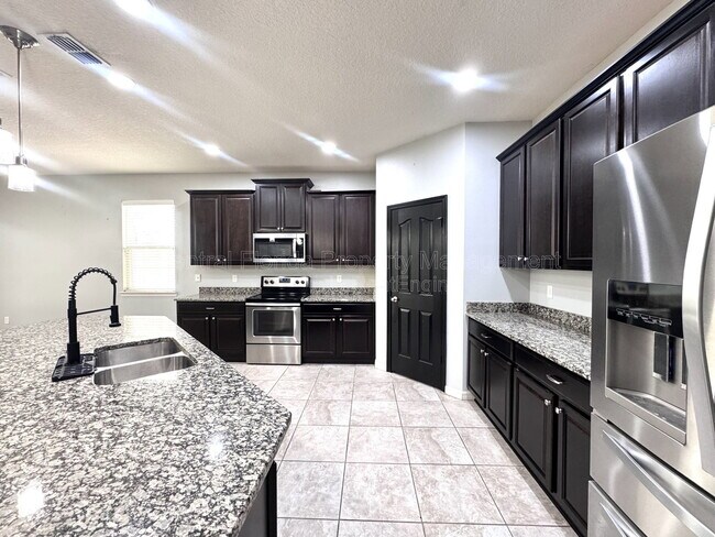 Building Photo - 11860 Thatcher Ave