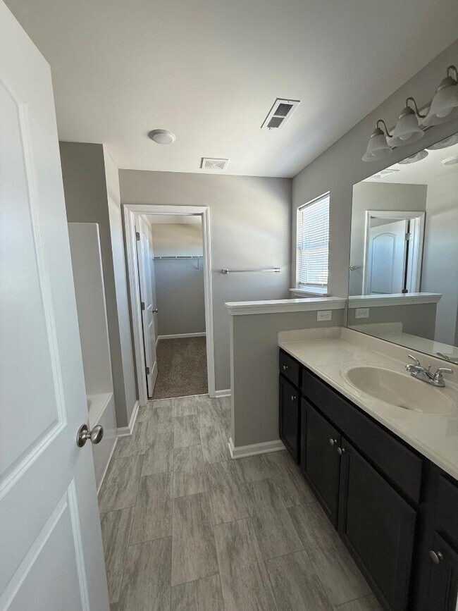 Building Photo - 141 Candy Apple Ln