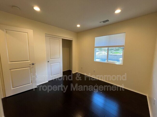 Building Photo - 3806 Cayman Ct