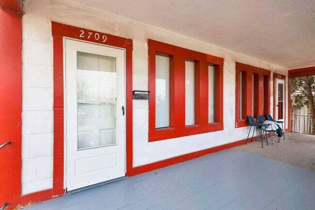 Building Photo - 2709-2711-2711 Sullivant Ave