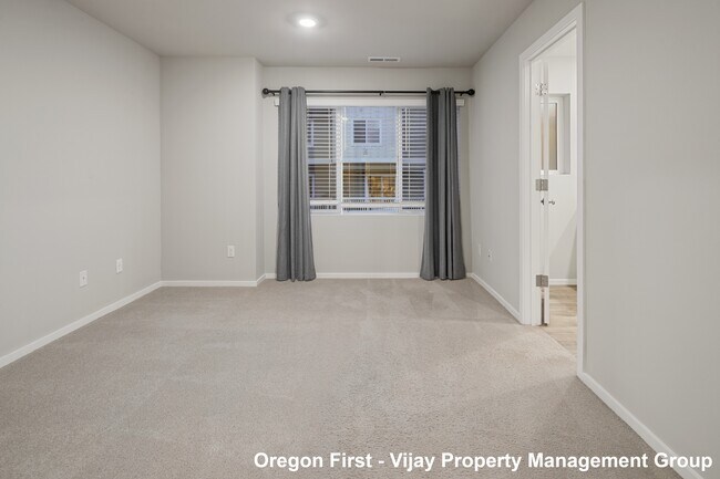 Building Photo - 15548 NW Linder St