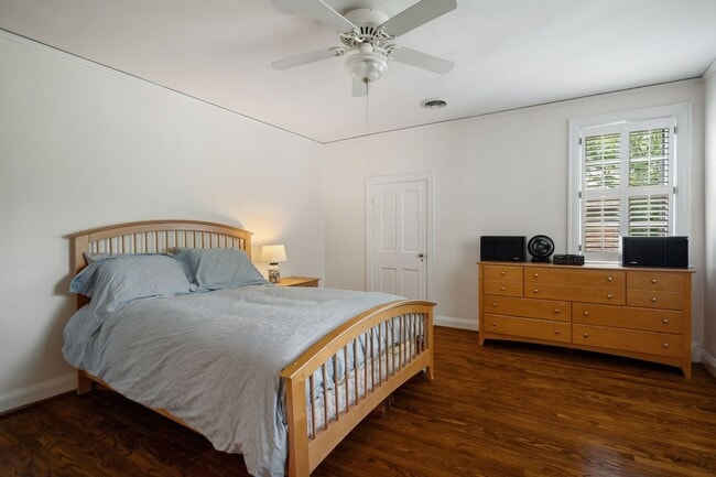 Building Photo - Extremely RARE opportunity in Green Hills