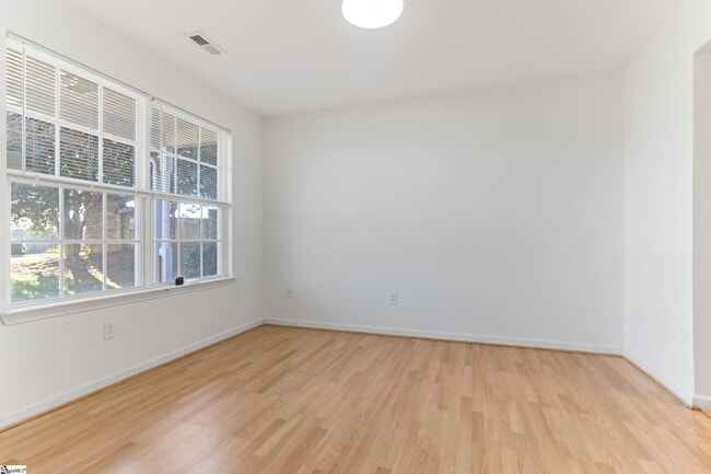 Building Photo - 301 Carnahan Dr