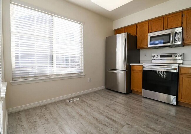 Building Photo - 2602 Timberwood Dr