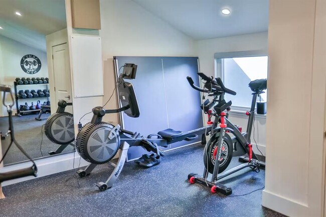 Building Photo - 2203 Thornton Rd