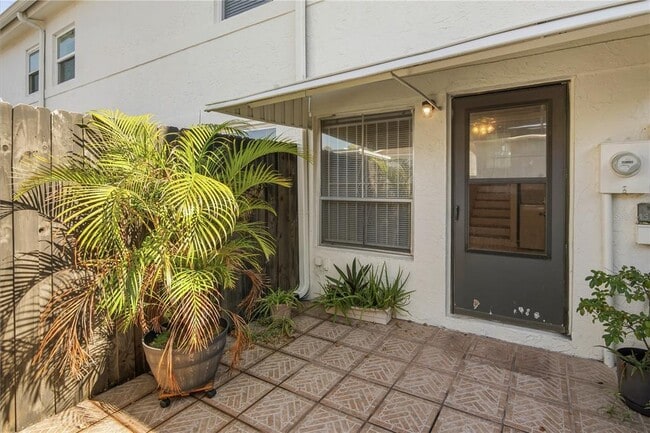 Building Photo - 4521 W La Villa Ln