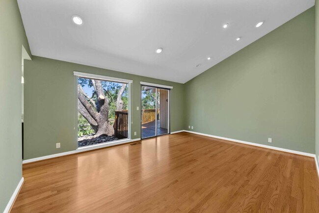 Building Photo - 7175 Red Holly Ct