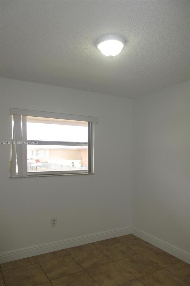 Building Photo - 5461 W 24th Ave