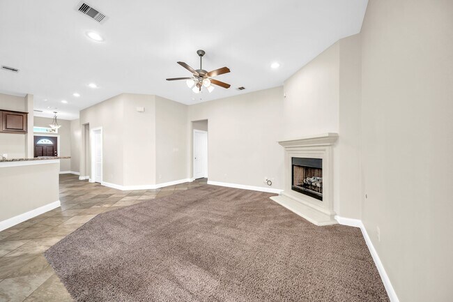 Building Photo - 19043 Minero Ln