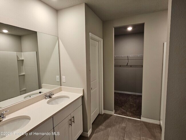 Building Photo - 2353 Glenridge Dr