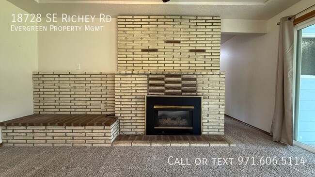 Building Photo - 18728 SE Richey Rd