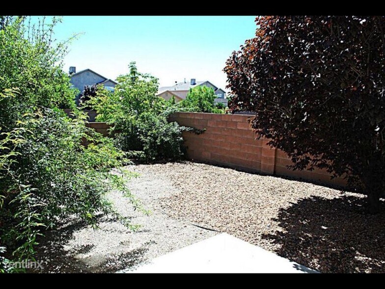 Building Photo - 6432 Los Pueblos Pl NW
