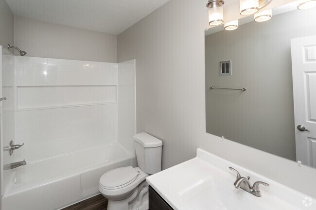 1BR, 1BA - 750 SF - Park Place at Fox Hill