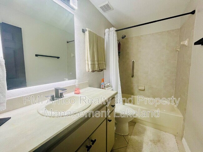 Building Photo - 3541 Harbor Cir NW