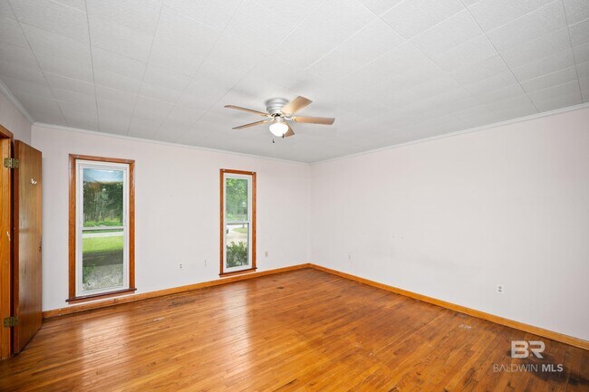 Building Photo - 21213 Lawrence Rd