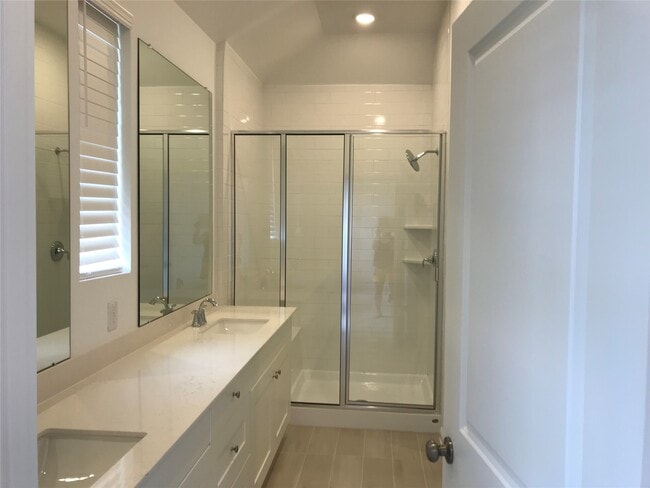 Building Photo - 28813 Bobcat Run Dr
