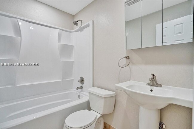 Building Photo - 9457 SW 52nd Ct
