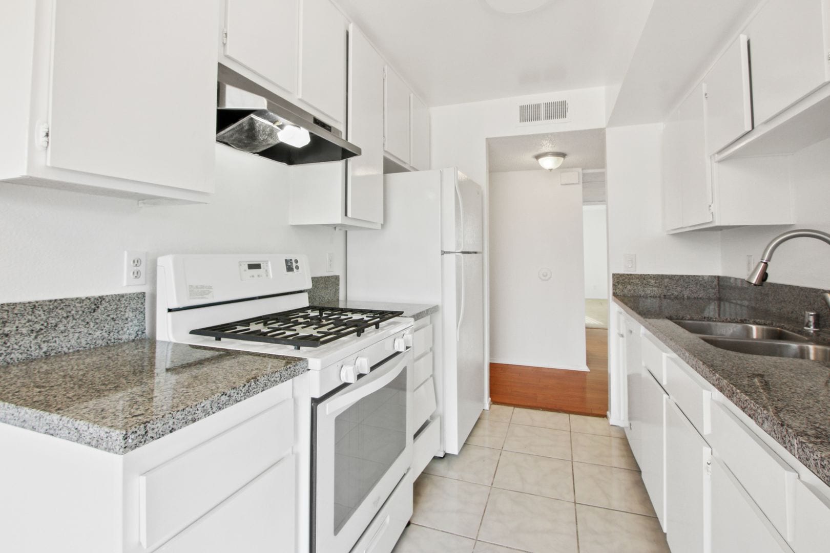 Building Photo - 3685 Watseka Ave