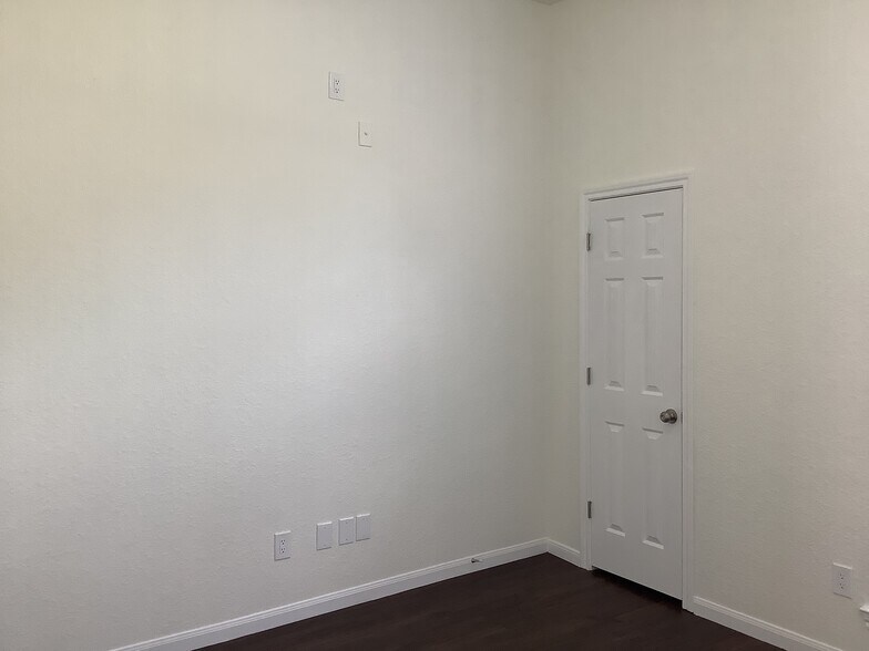Building Photo - 3709 Breckenridge Dr