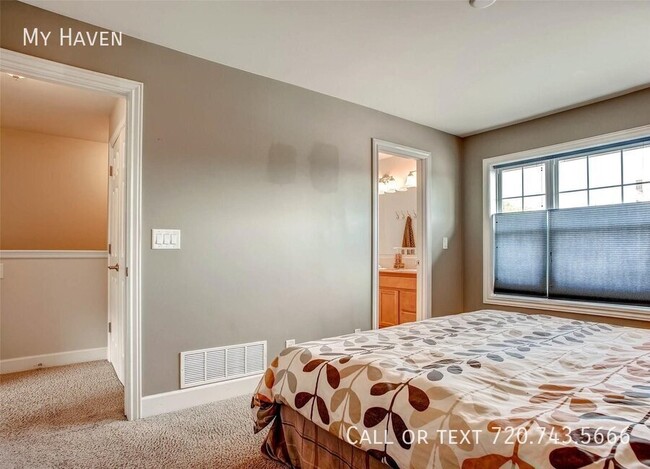 Building Photo - Dual Primary Bedrooms in Great Townhome