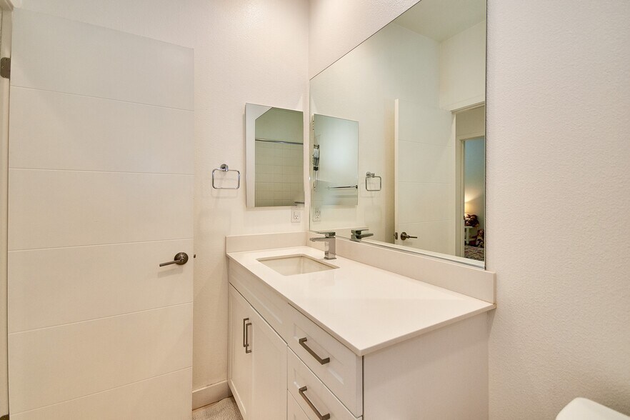 Building Photo - 9914 Artesia Blvd