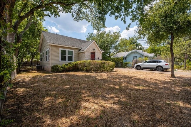 Building Photo - 937 E 52nd St