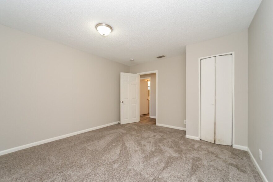 Building Photo - 2332 W 17th St