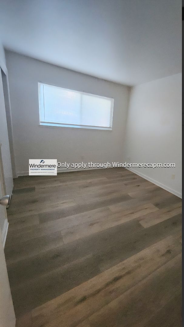 Building Photo - Gorgeous Halfplex in the heart of Carmichael! Available Now!