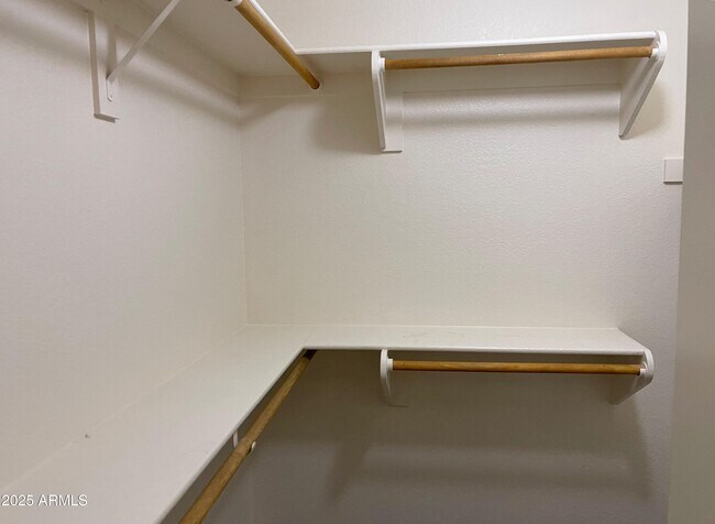 Building Photo - 6926 W Via Del Sol Dr