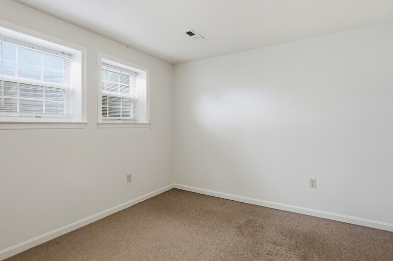 Building Photo - 1033 Higgins Way