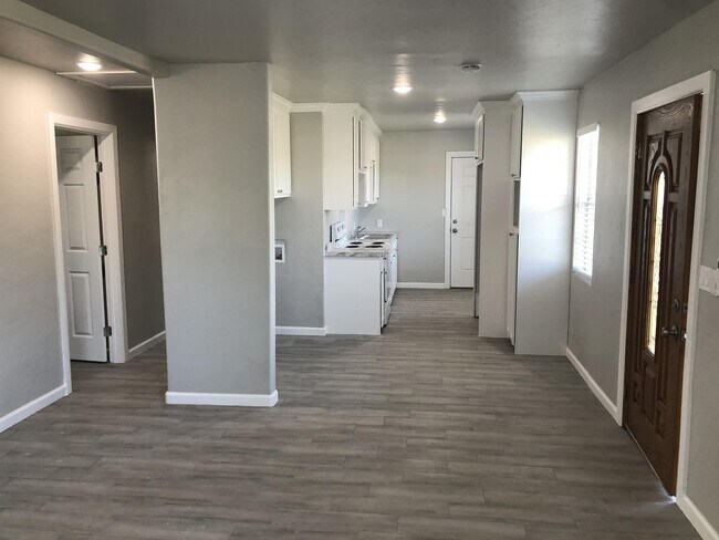 Building Photo - 3208 SW 44th St