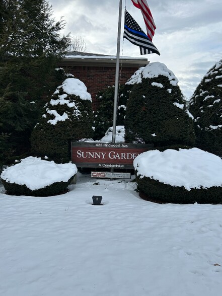 Building Photo - 422 Ringwood Ave