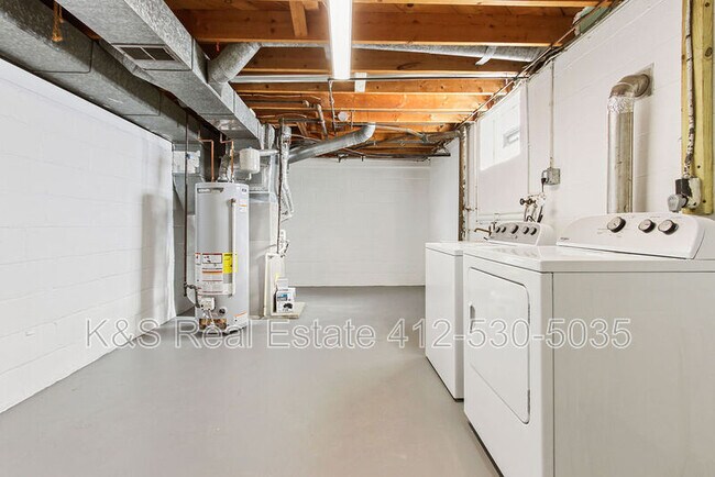 Building Photo - 1020 Grove St