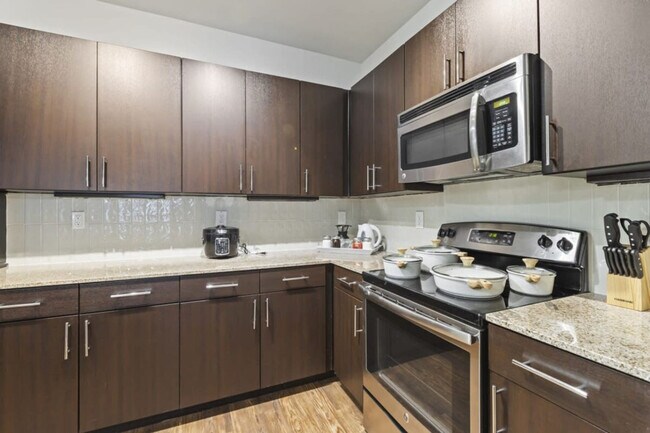 Building Photo - 5720 Town and Country Blvd