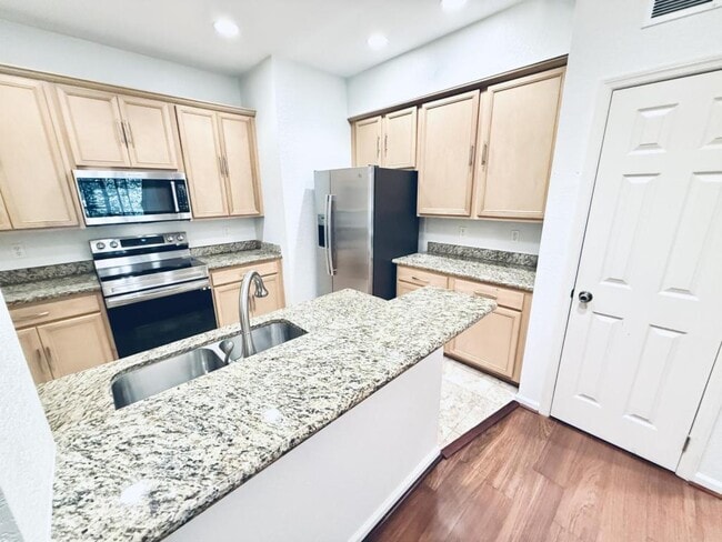 Building Photo - 2983 Ashland Ln S