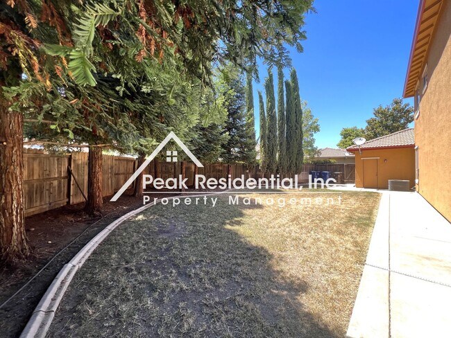 Building Photo - Spacious Anatolia 6bd/3.5ba Home with 5 Car Garage