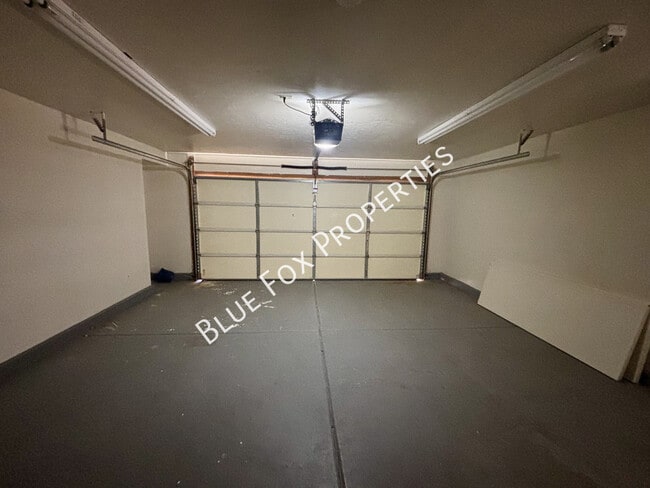 Building Photo - 9055 E Alderpoint Way