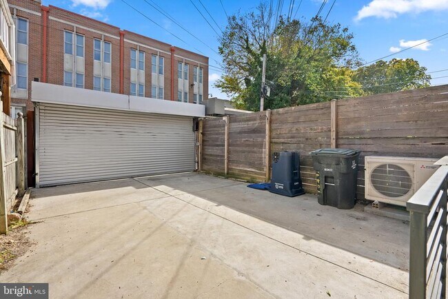 Building Photo - 1641 4th St NW