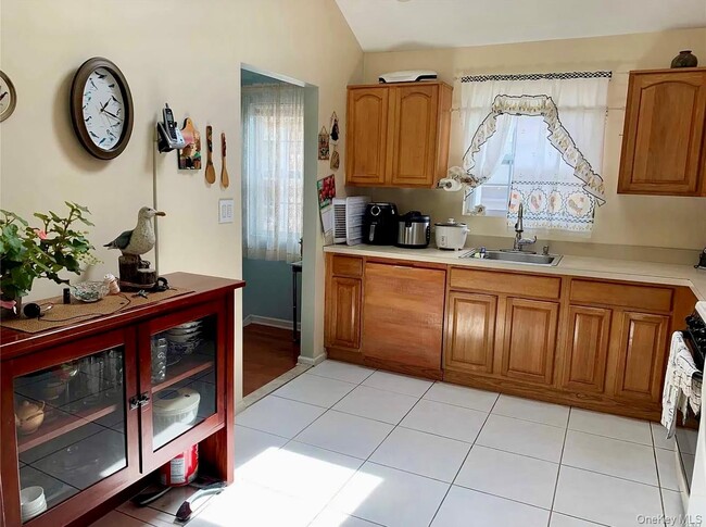 Building Photo - 99 Ormond St