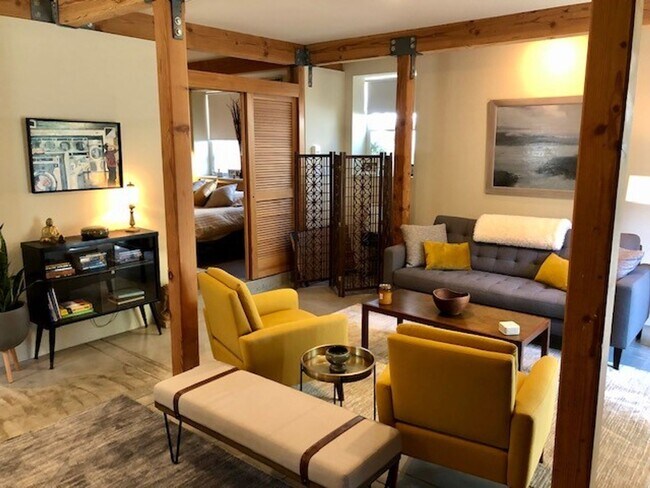 Building Photo - CARTAL DUPLEX