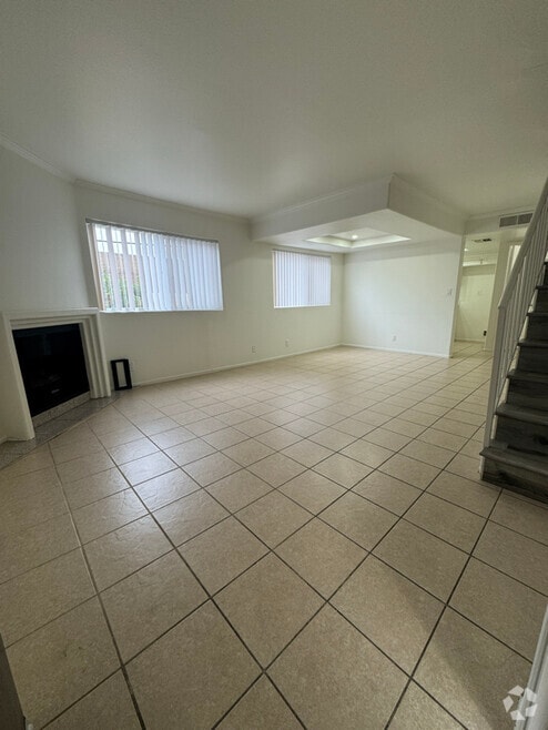 Building Photo - 13012 Riverside Dr