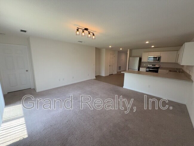 Building Photo - 4360 Jitterbug St