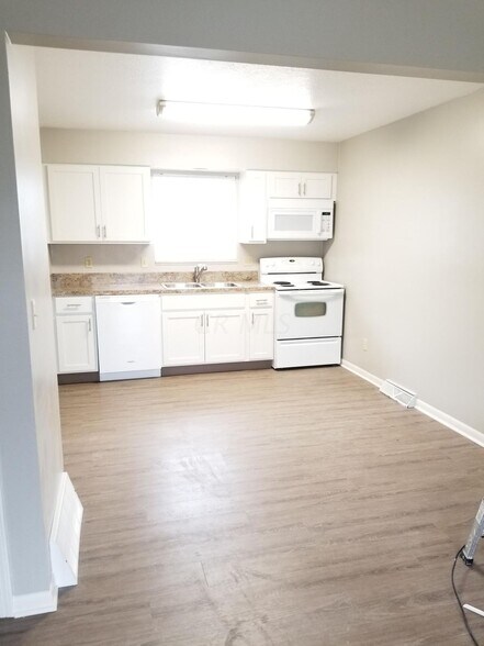 Building Photo - 1725 Churchill Downs Rd