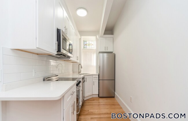 Building Photo - 175 Hemenway St