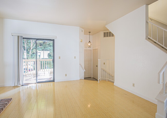 Building Photo - 1912 Magdalena Cir