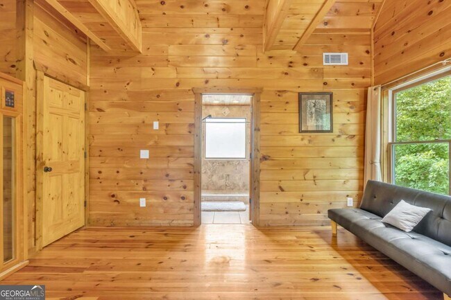 Building Photo - 417 Hickory Ridge Dr