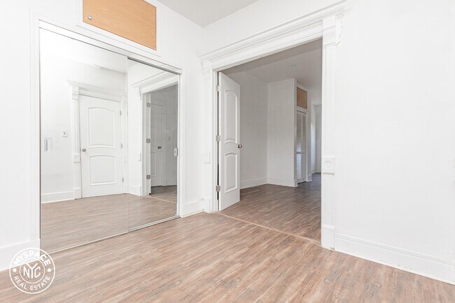 Building Photo - 812 Sterling Pl