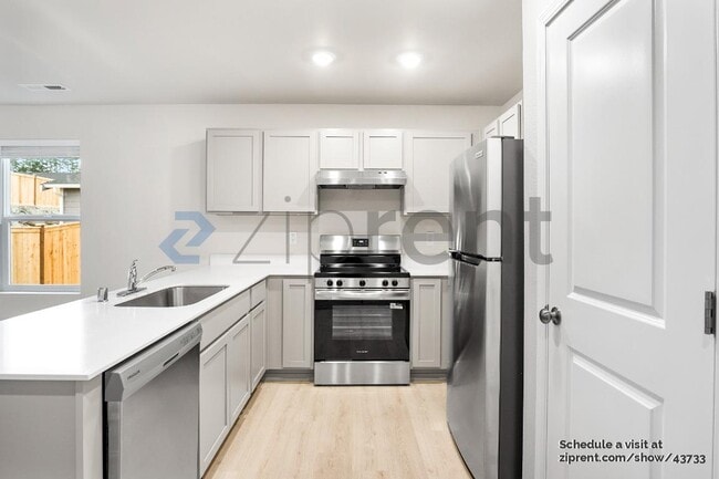 Building Photo - 13516-13193 193 St E